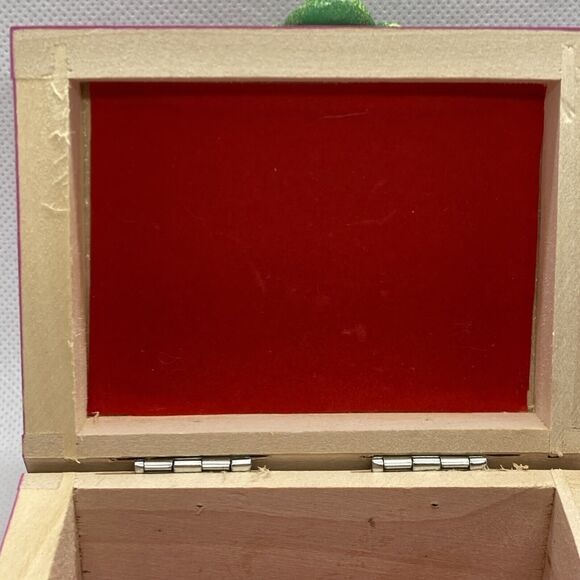 Krakow Poland Tourist Wooden Dragon Figurine Pink Trinket Box Hinged  4'' x  3'' - Picture 8 of 10